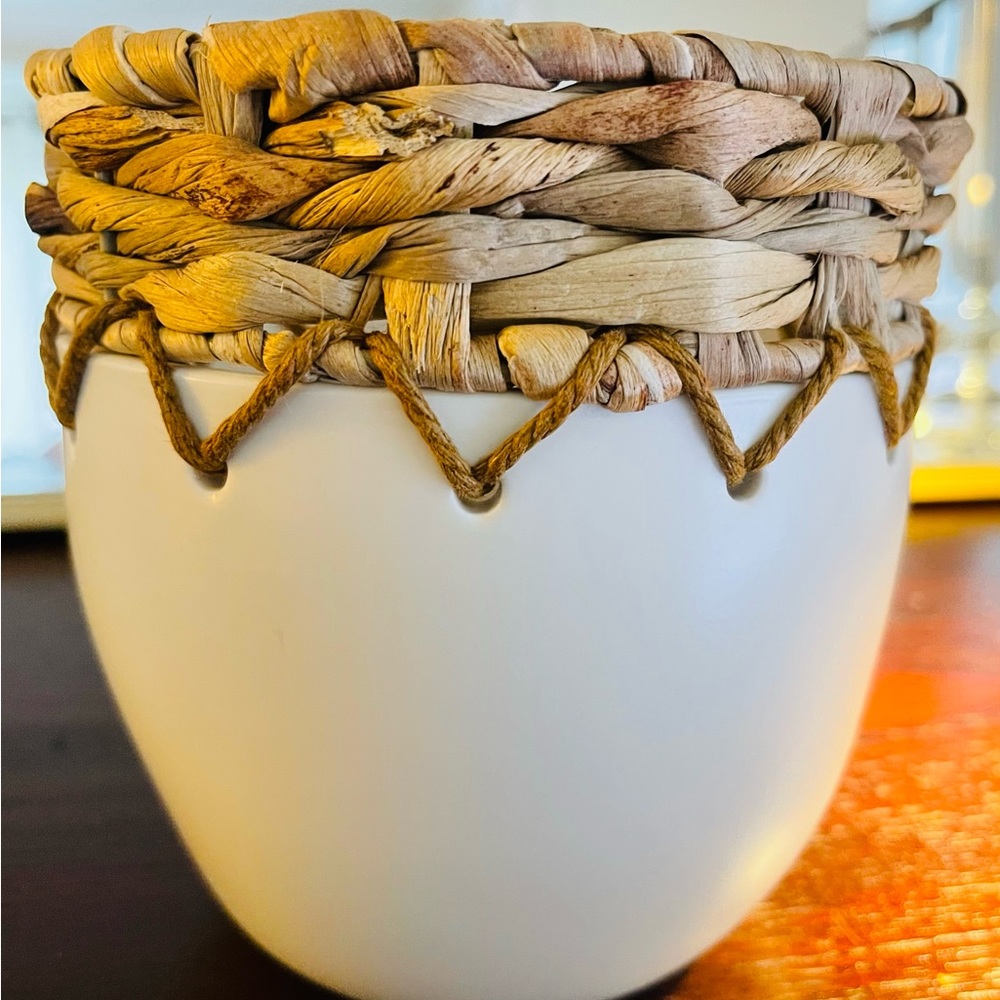 🌹Large Ceramic  Woven Planter